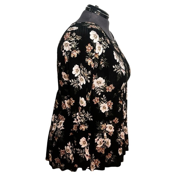 Torrid Ribbed Scoop Neck Shirred Tiered Babydoll Top (Size 2) - Picture 4 of 7